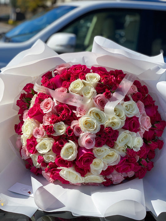 Mix bouquet (75-100 roses)on the picture 100 roses