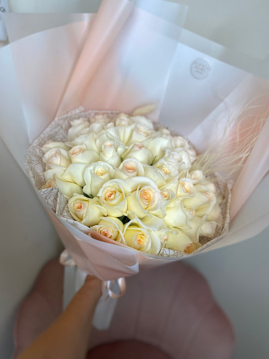 45 Fresh Roses “Crystal Dream”