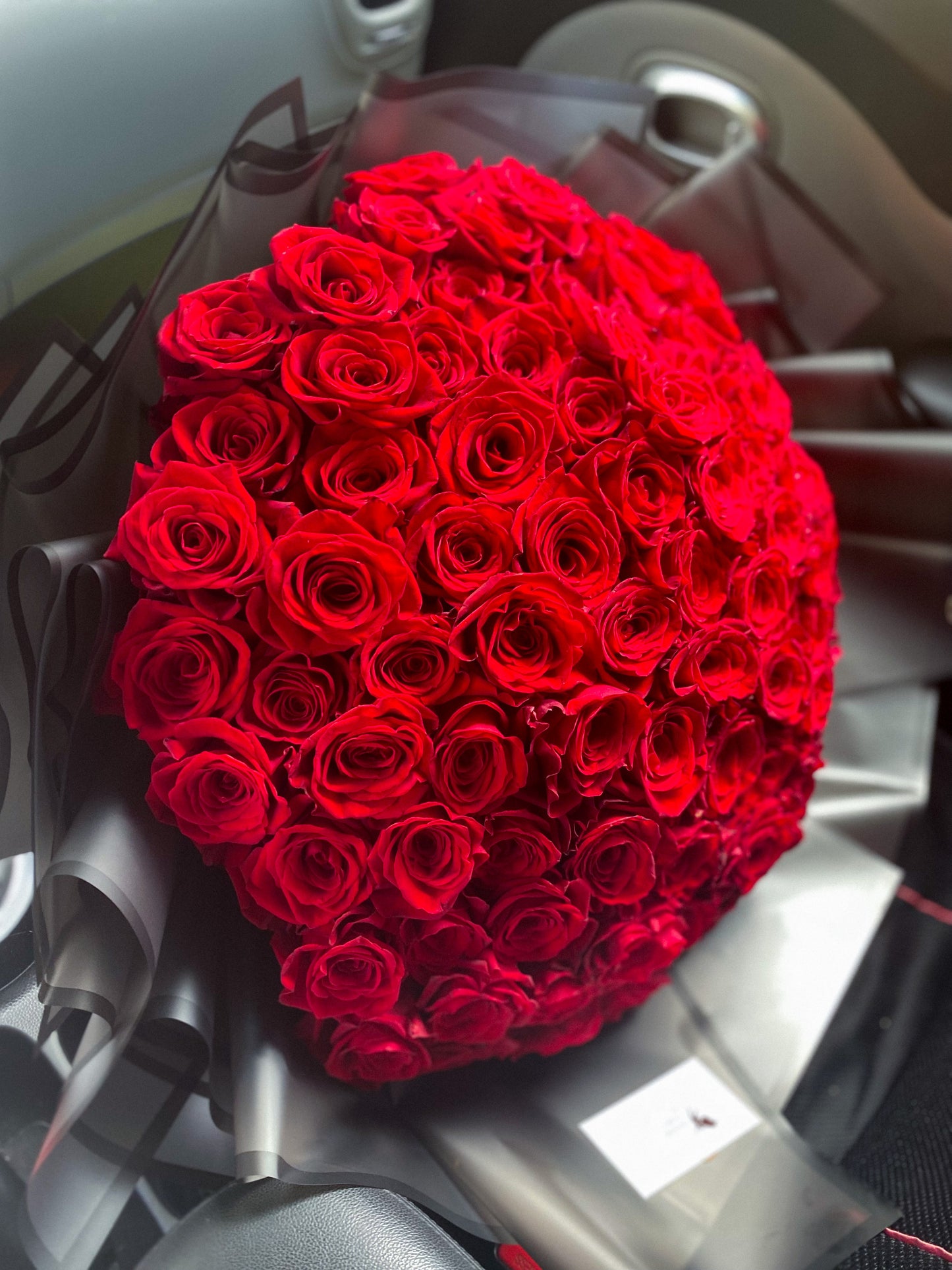 You’re my Love(50-75-100 roses) on the picture 100 roses