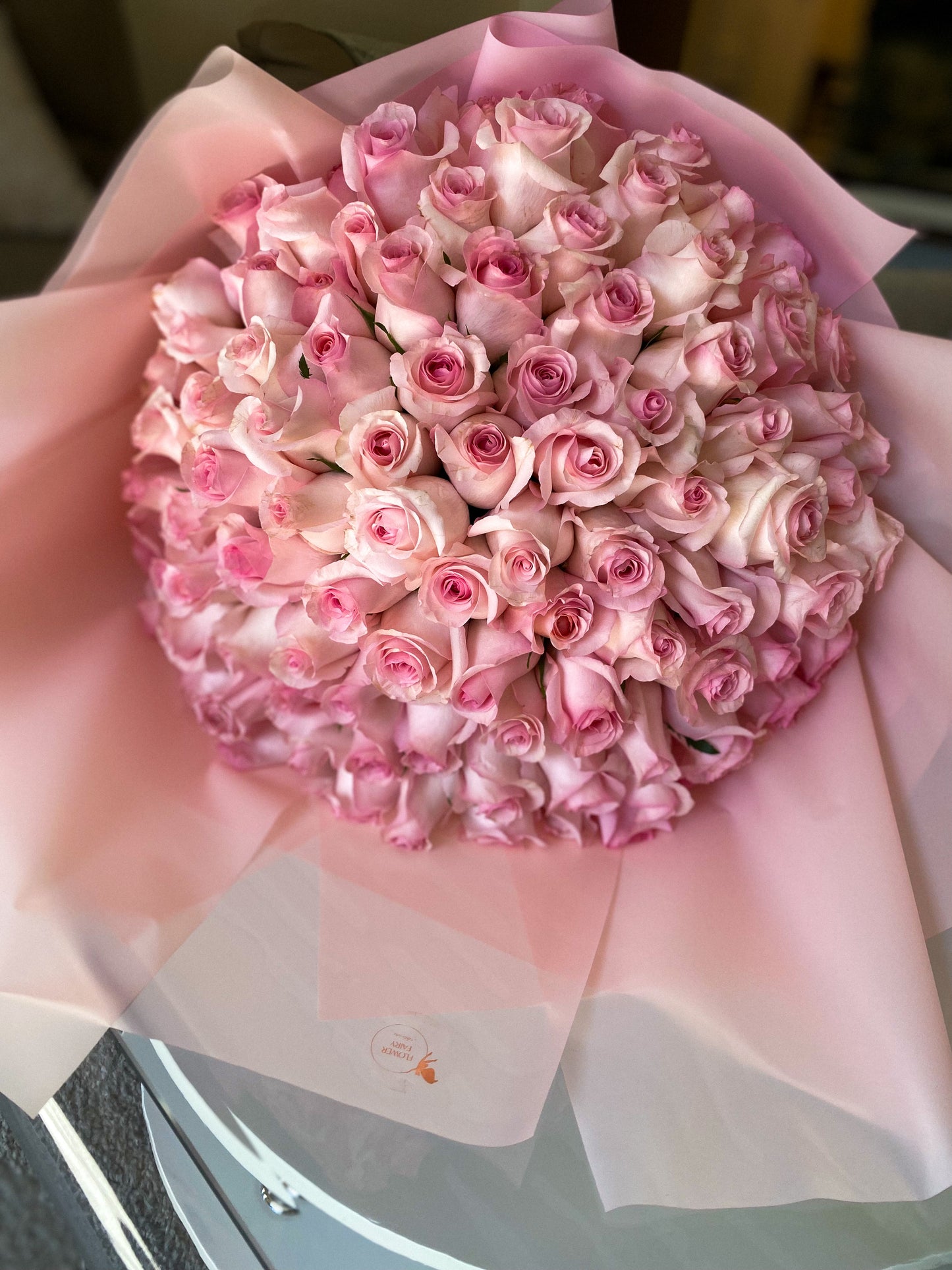 100 light pink  LONG STEMS roses