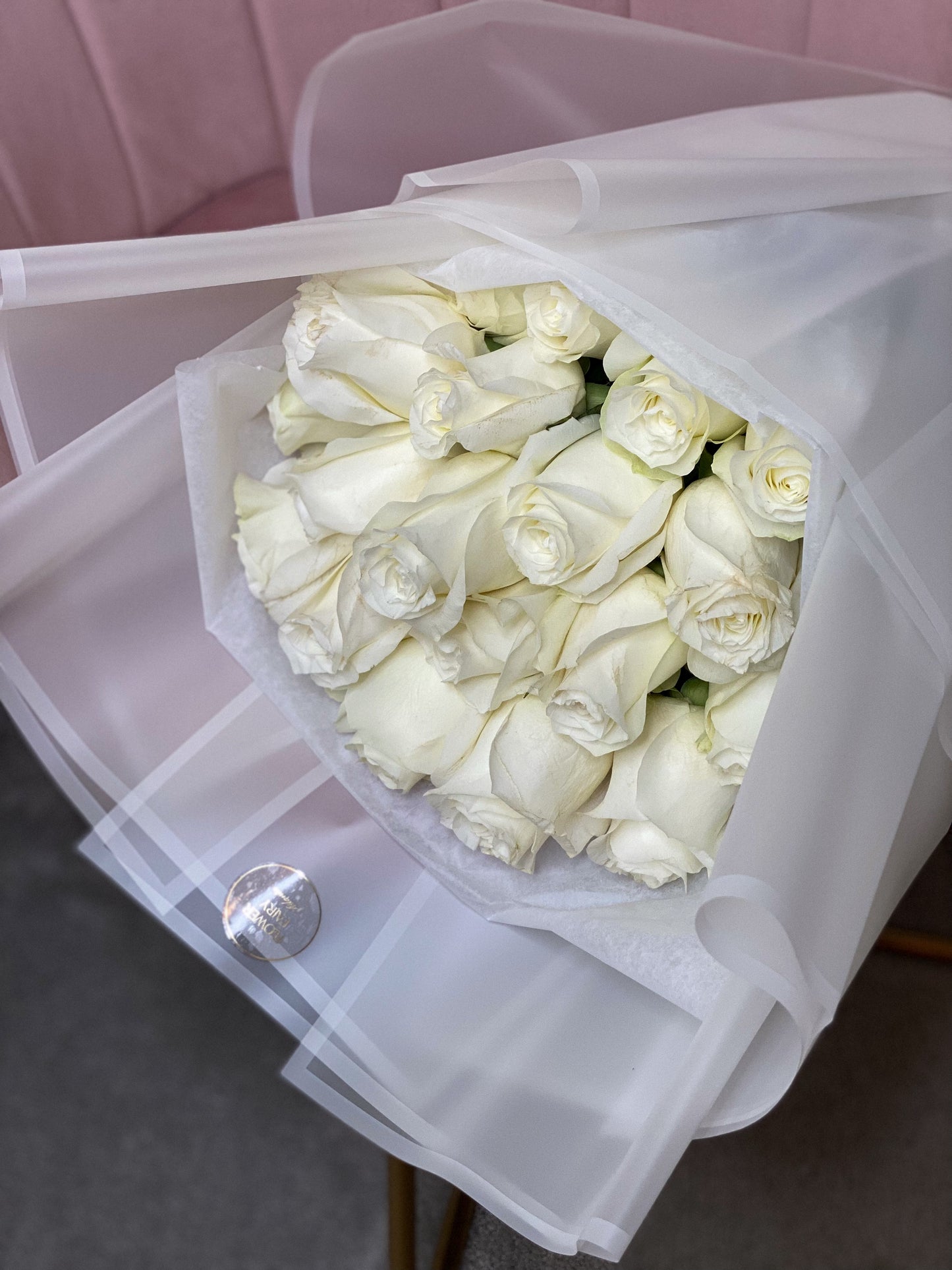 25 White  LONG STEM Roses  bouquet