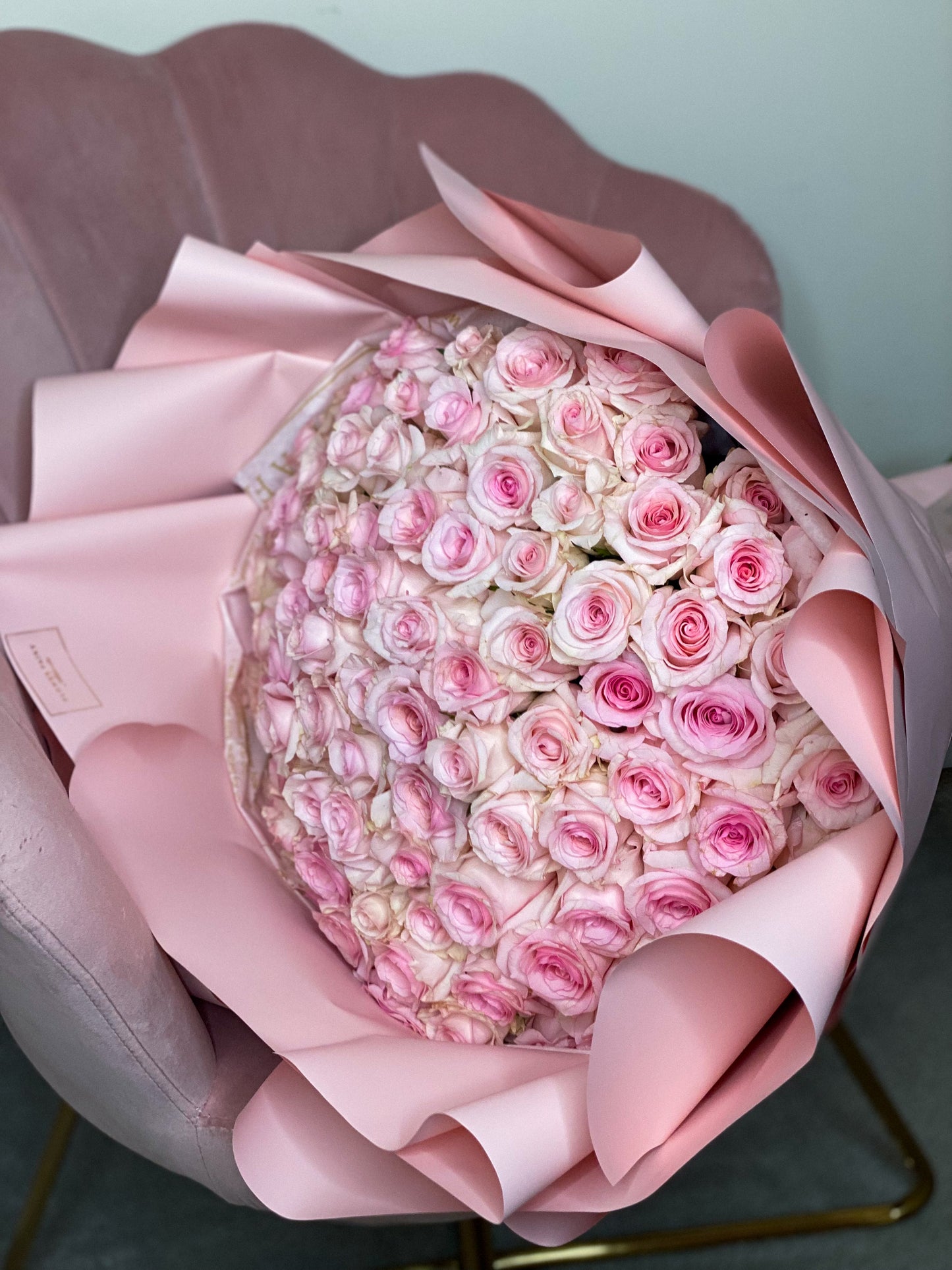 100 Pink  LONG STEM Roses