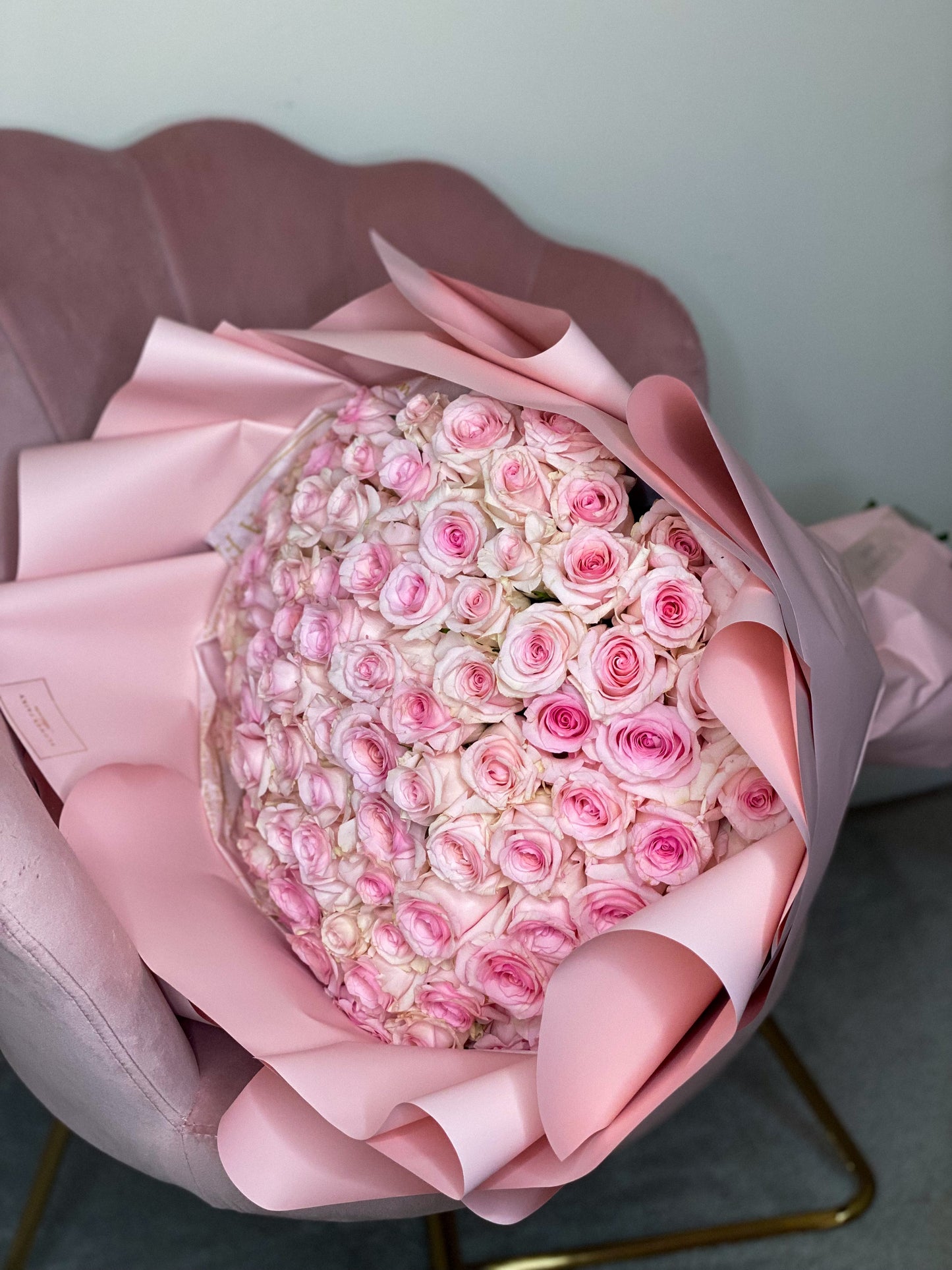 100 Pink  LONG STEM Roses